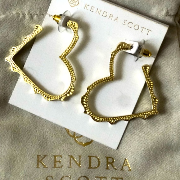 54$ Kendra Scott earring heart shaped - Picture 1 of 1
